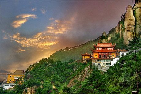 昔在九江上,遙望九華峰 靈山開九華--九華山